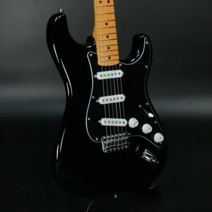 Fender MIJ Ishibashi FSR Traditional '70s Strat (Maple Black)