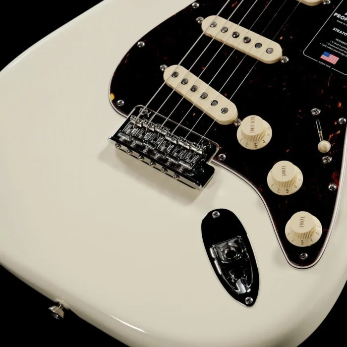 Fender American Professional II Stratocaster Rosewood (Olympic White) - Image 10