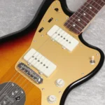 Fender Jazzmaster FSR MIJ Traditional 60s Anodizedguard (3-Tone Sunburst) - Image 10