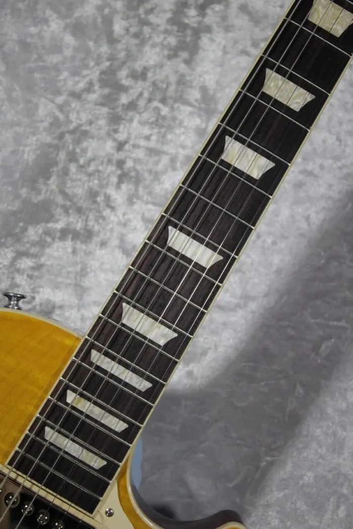 Gibson Les Paul Standard 60s AAA Figured Top (Lemon Burst) - Image 3